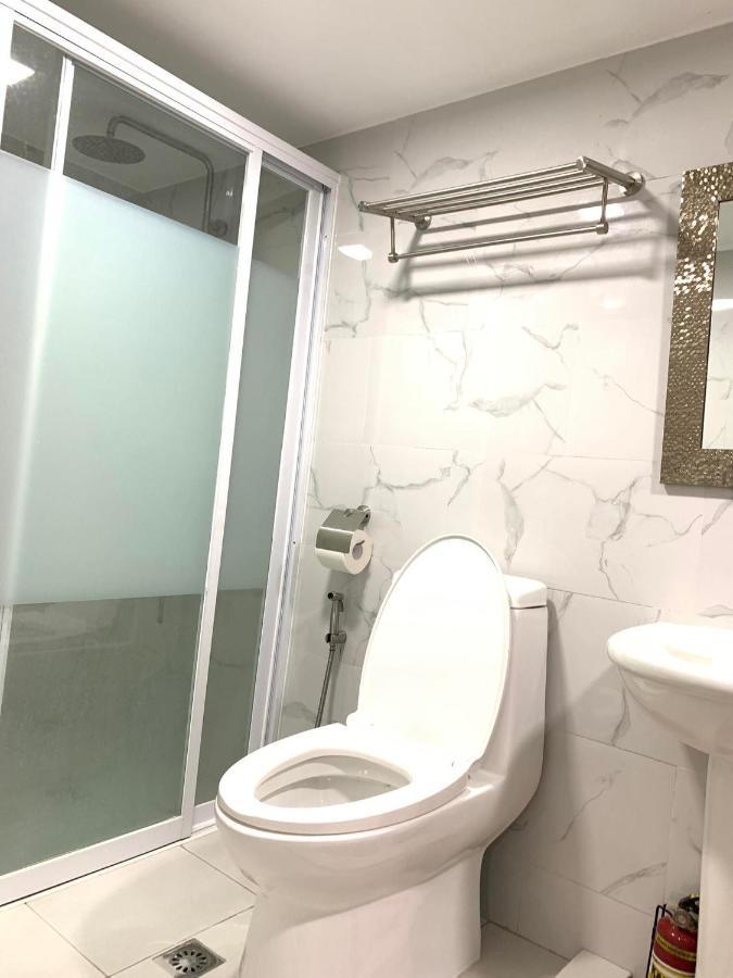 2 Bedroom Condo Unit With City And Mountain View Cebu Buitenkant foto
