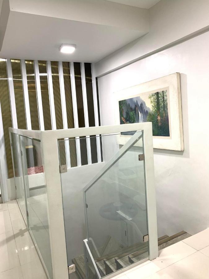 2 Bedroom Condo Unit With City And Mountain View Cebu Buitenkant foto