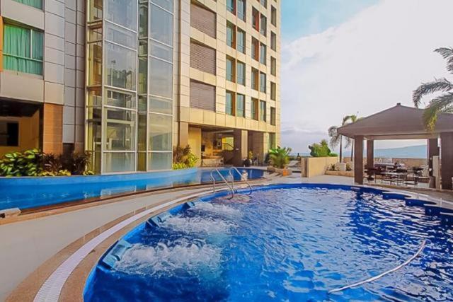2 Bedroom Condo Unit With City And Mountain View Cebu Buitenkant foto