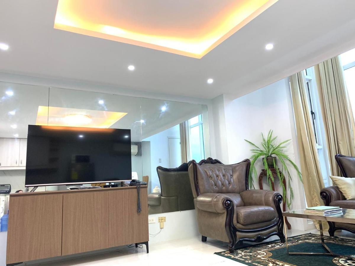 2 Bedroom Condo Unit With City And Mountain View Cebu Buitenkant foto