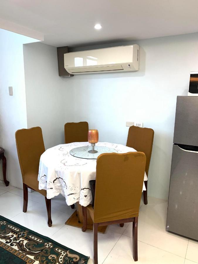 2 Bedroom Condo Unit With City And Mountain View Cebu Buitenkant foto