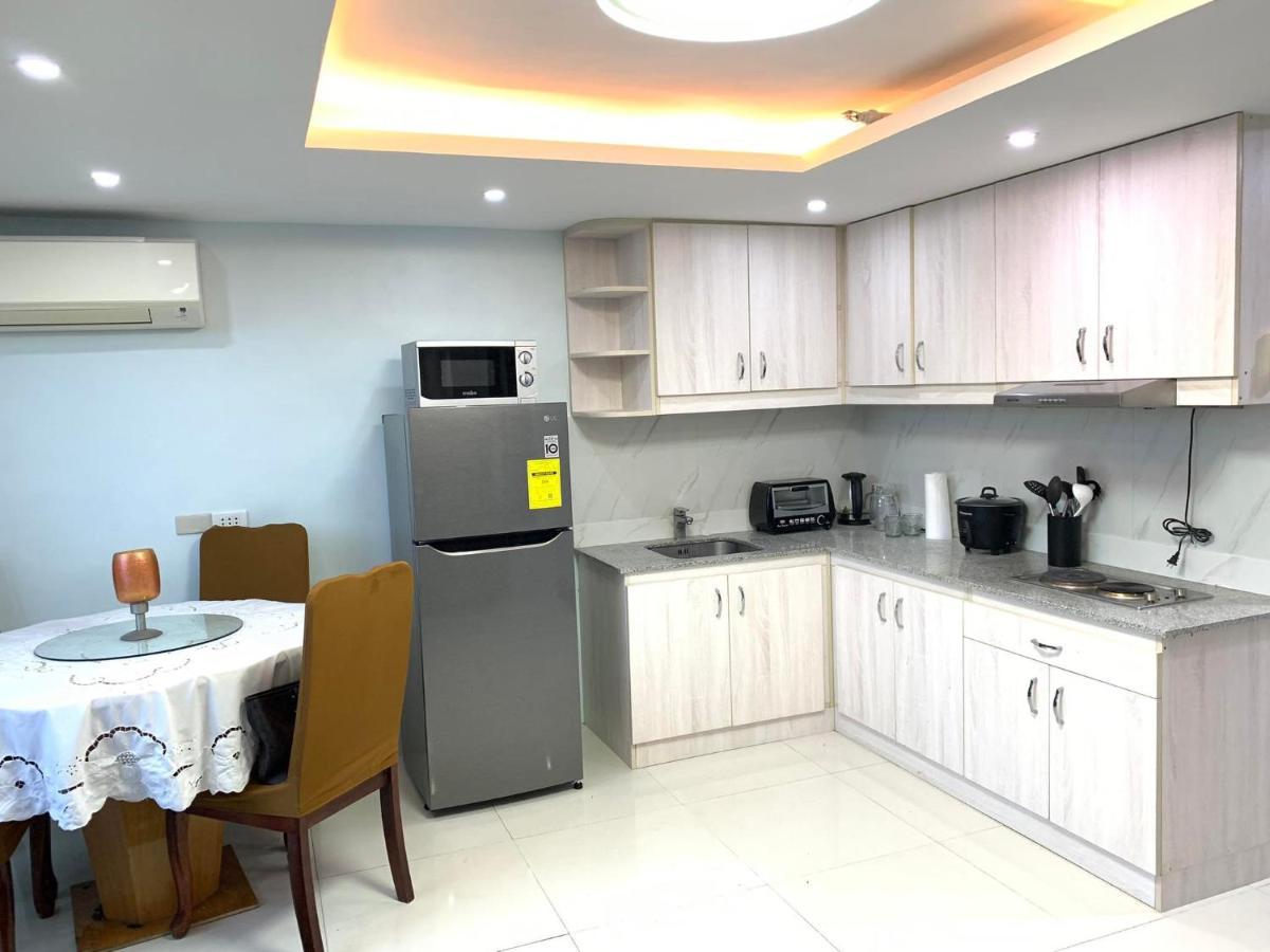 2 Bedroom Condo Unit With City And Mountain View Cebu Buitenkant foto