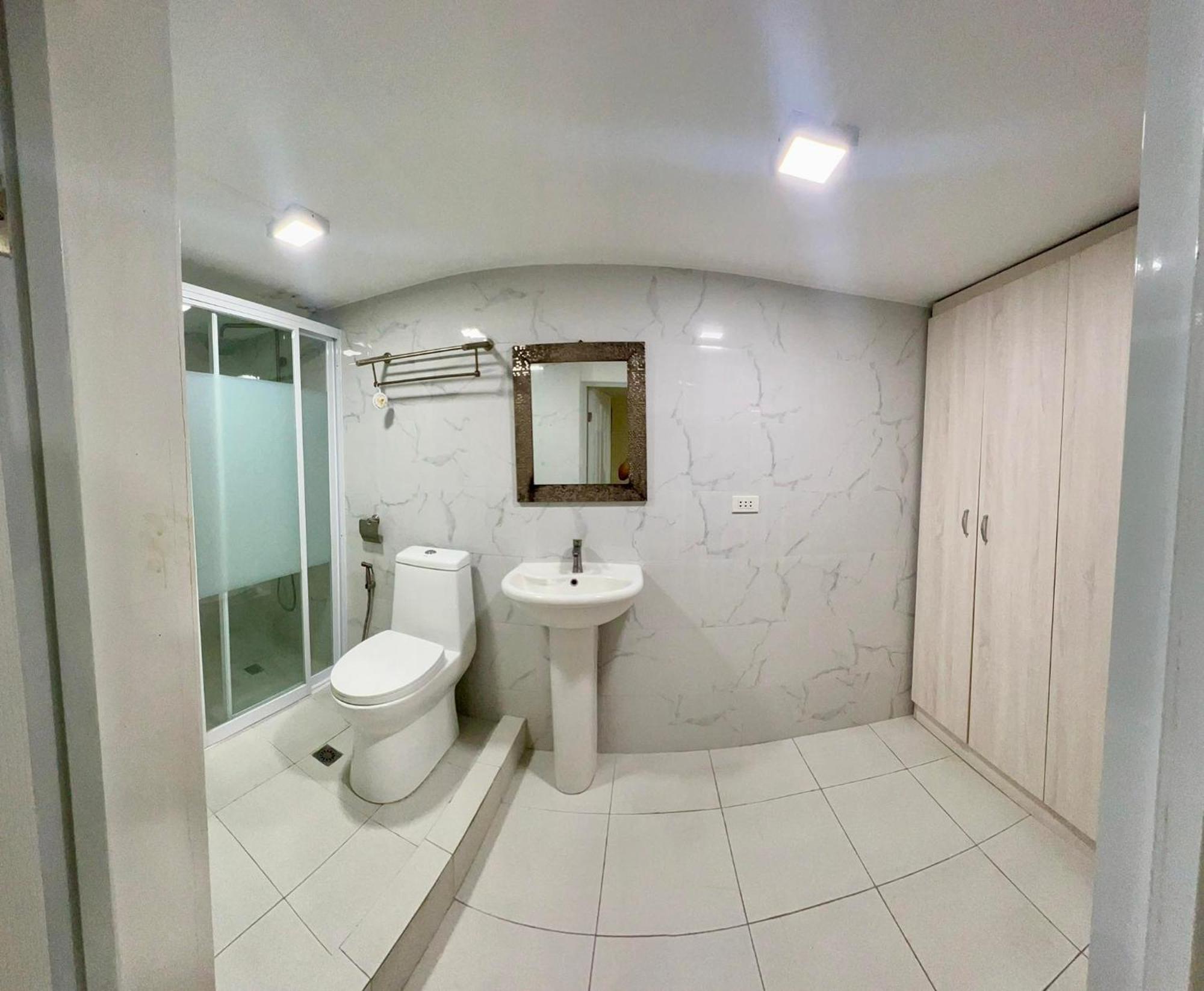 2 Bedroom Condo Unit With City And Mountain View Cebu Buitenkant foto