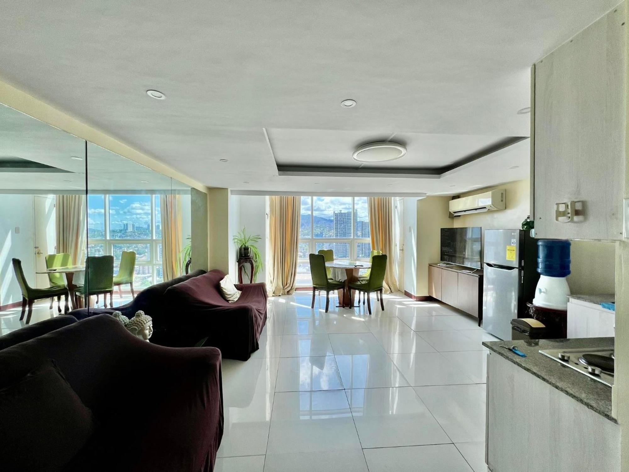 2 Bedroom Condo Unit With City And Mountain View Cebu Buitenkant foto