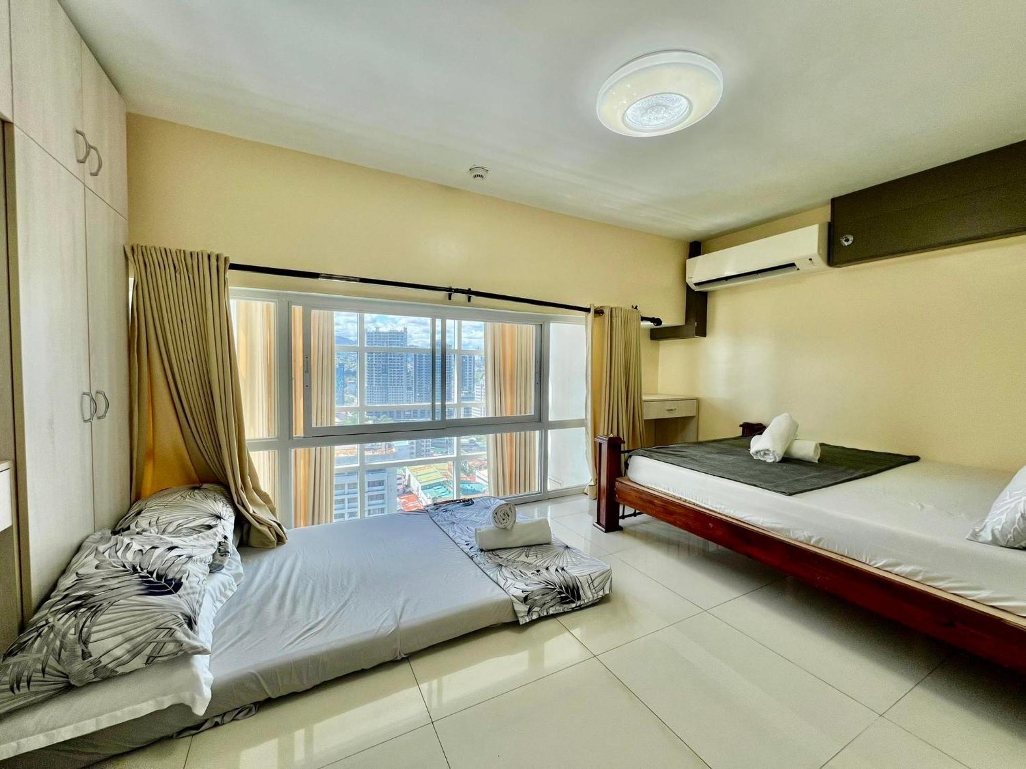 2 Bedroom Condo Unit With City And Mountain View Cebu Buitenkant foto